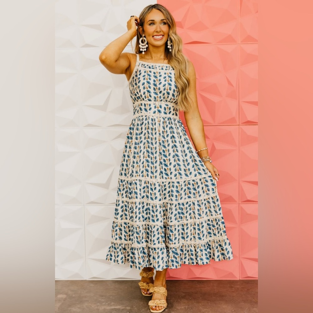 Boutique Elegant Blue Patterned Maxi Dress